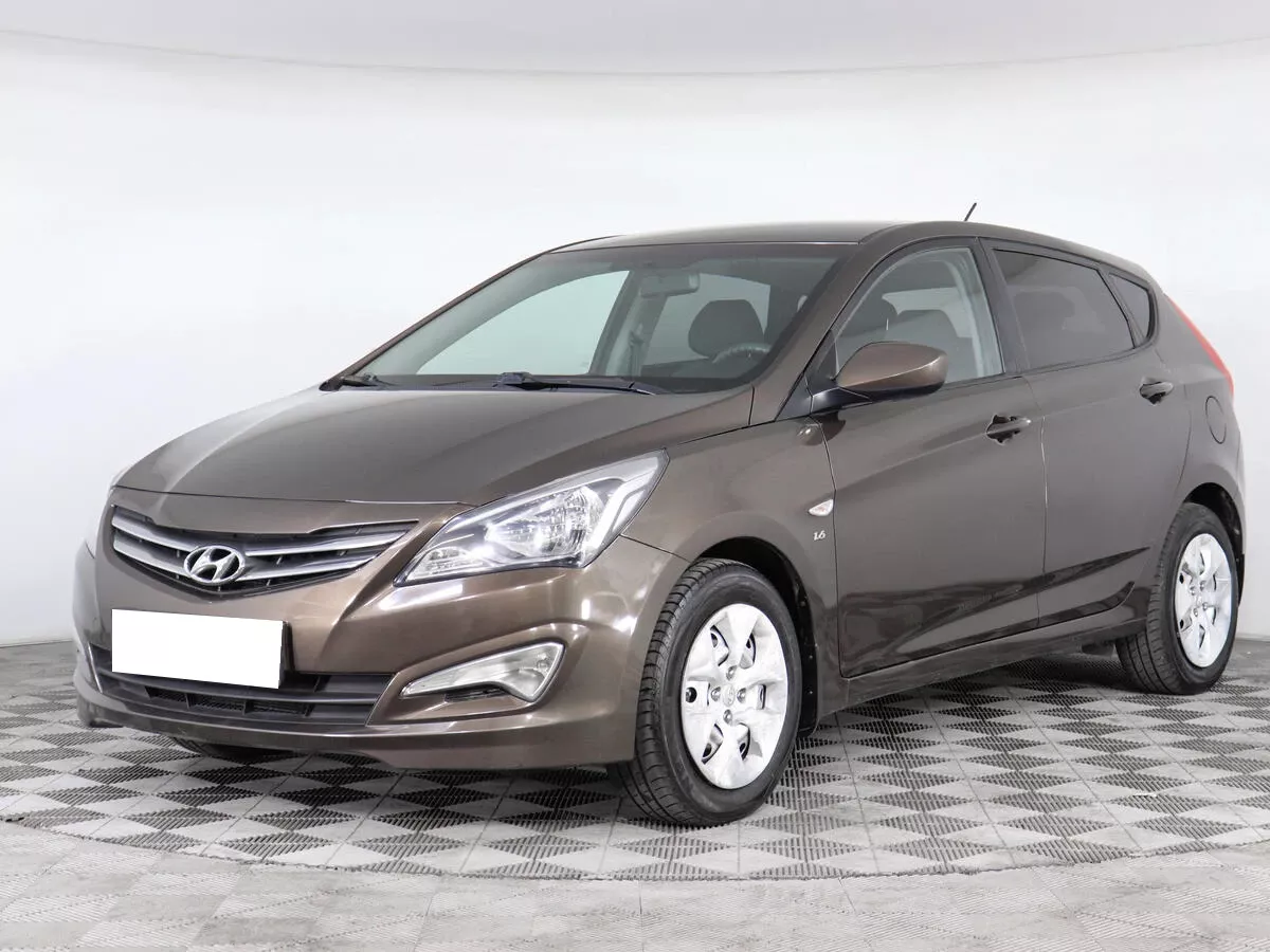 Купить Hyundai Solaris 2015 г.в. 64522 Автоматическая Бензин/1600 см3 за  644500 руб. скидка 644500 руб. в Кредит от 4.9% годовых.